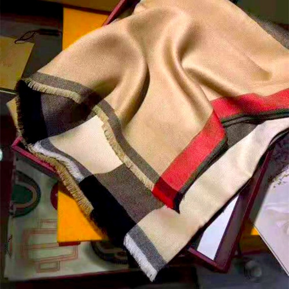 Brand new scarf